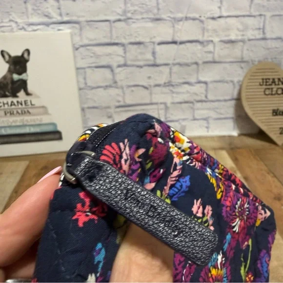 Vera Bradley Midnight Wildflowers Makeup Brush & Pencil Quilted Cosmetic Bag EUC - Picture 8 of 11